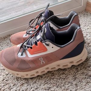 ON Cloud Stratus Running Shoes